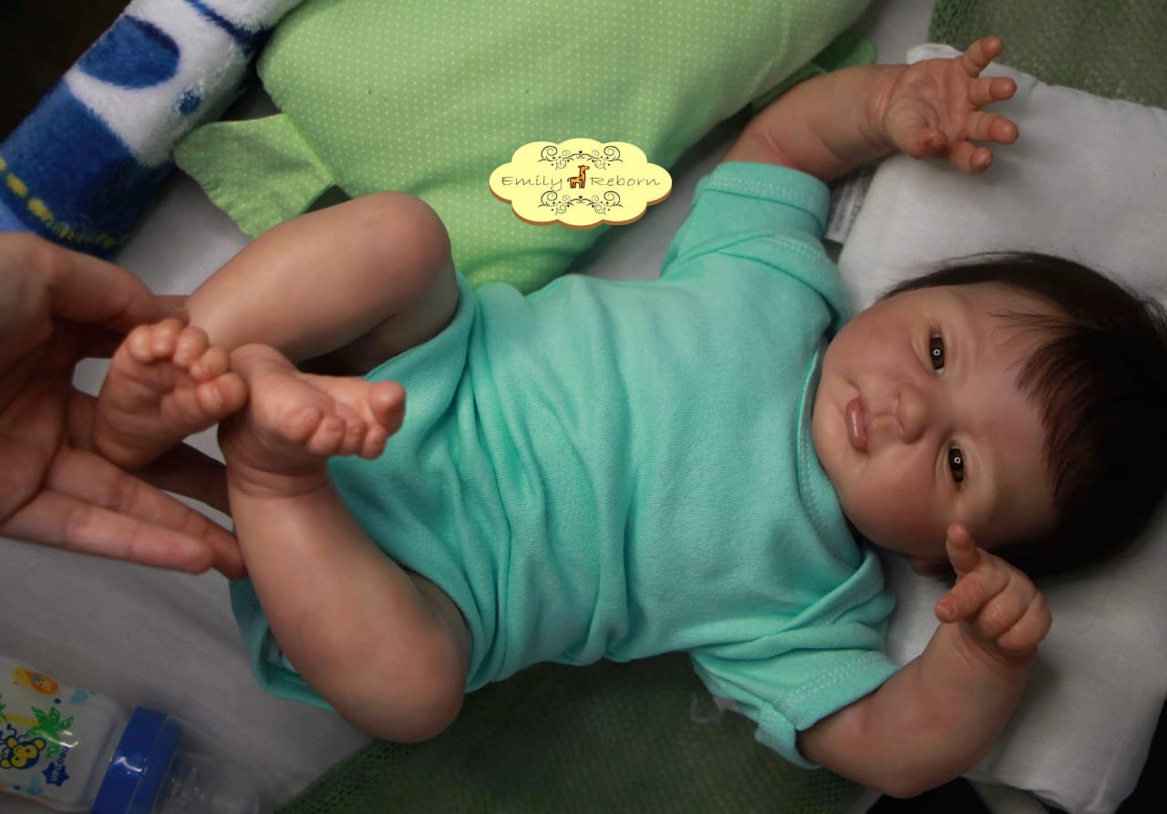 Como são feitos os 'bebês reborn'? Bonecos realistas fazem sucesso na  internet