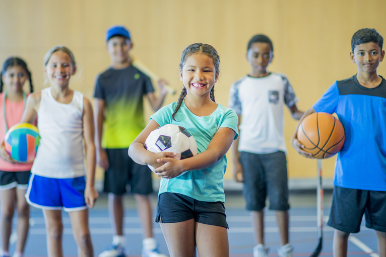 Esportes nas escolas mantêm educação em movimento