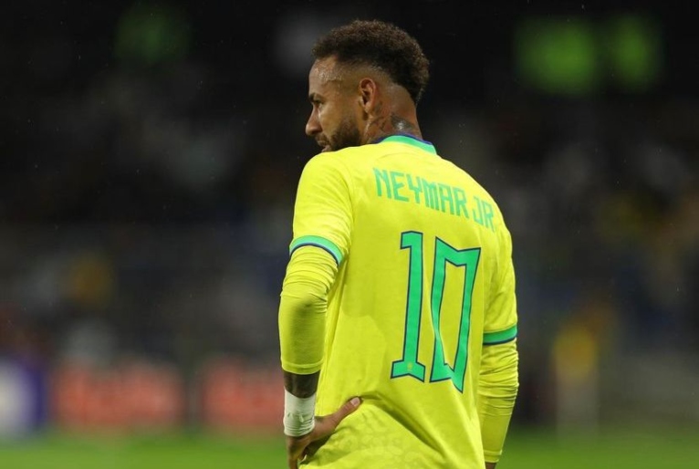 Tite diz que Neymar é melhor jogador do mundo atualmente