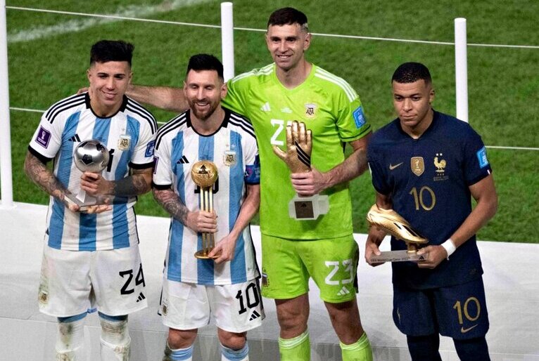 FIFA 23 divulga seleção do ano, que conta com Mbappé e Messi; veja lista