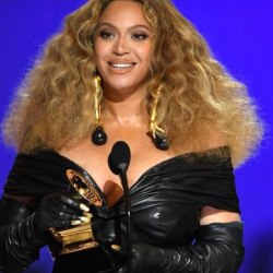 Beyoncé é a artista feminina internacional mais procurada