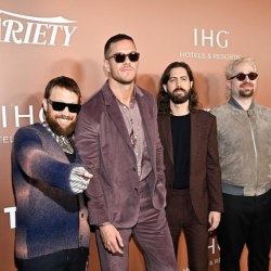 Imagine Dragons faz salada mista de pop rock enquanto expõe