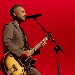 Teatro Guaíra recebe neste sábado o cantor uruguaio Jorge Drexler - Massa  News