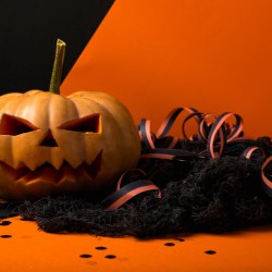 Por que usamos fantasia no Halloween e quais são as roupas mais