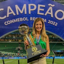 Leila diz que Palmeiras não vai se curvar à soberba e cutuca o