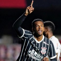 Ídolo do Corinthians, Jô anuncia aposentadoria do futebol 