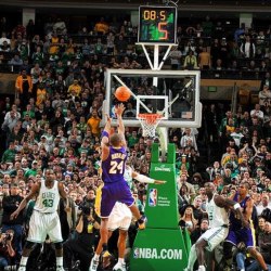 Lakers usarão uniforme que homenageia Kobe em jogo que pode dar o título -  07/10/2020 - UOL Esporte