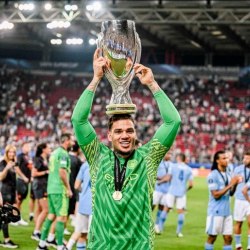 Fifa divulga finalistas a melhor goleiro e goleira no The Best 2023