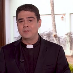 Reprodução/ Facebook Padre Robson de Oliveira