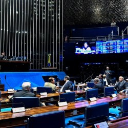 Câmara aprova PEC que libera R$ 41,2 bi para benefícios sociais