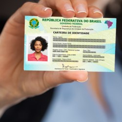 Governo do RS lança novo modelo da carteira de identidade