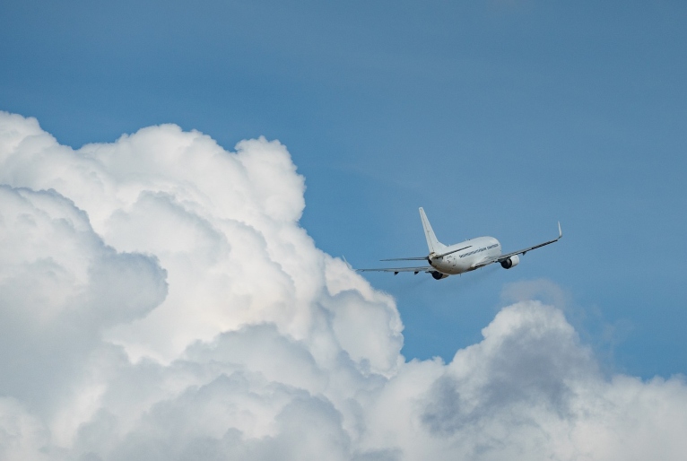 Comissária fica ferida após avião da Azul passar por turbulência entre Fernando de Noronha e Recife