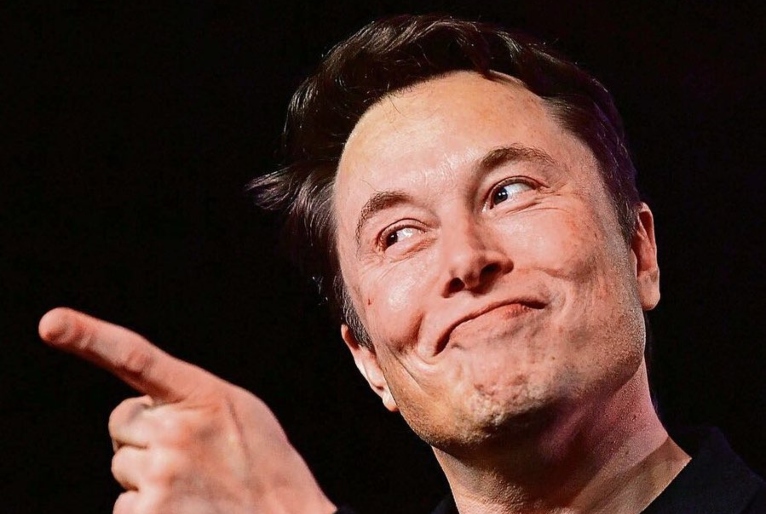 Elon Musk lança nova versão de sua inteligência artificial com 'capacidade de raciocínio potente'