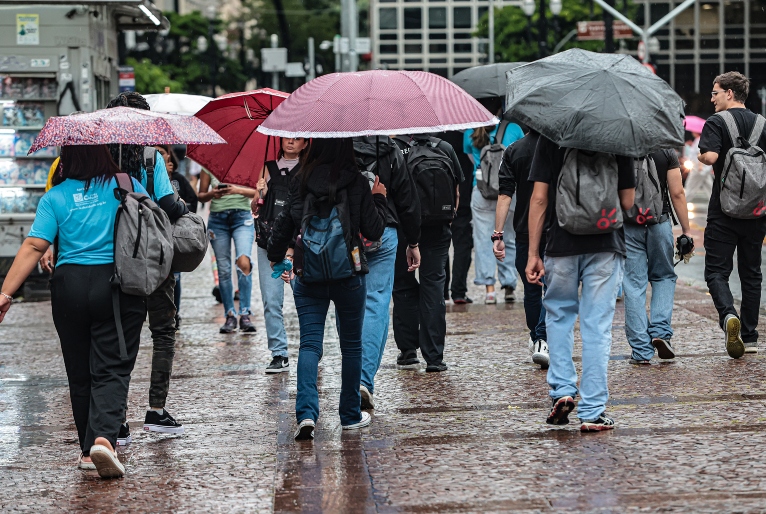 Inmet emite alerta para tempestades e ventos fortes em várias regiões do país; saiba mais