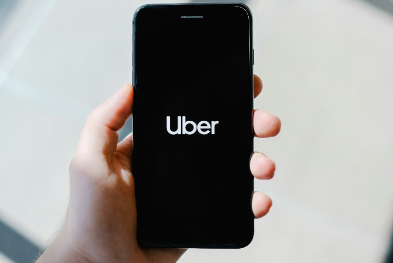 Uber permite que os motoristas bloqueiem passageiros 