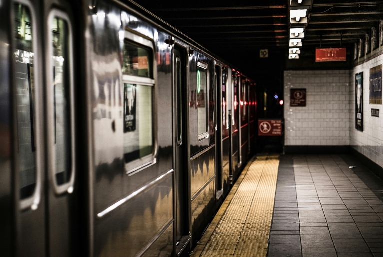 Homem é baleado dentro de estação do metrô em São Paulo