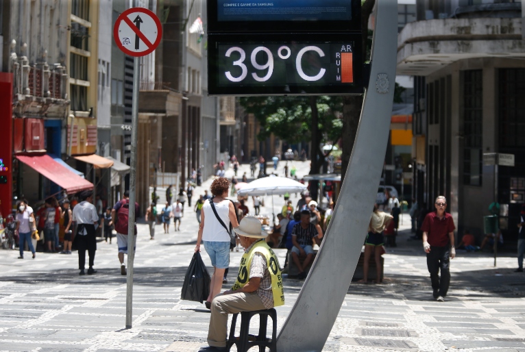 Ondas de calor: Saúde de SP orienta população sobre cuidados para enfrentar altas temperaturas