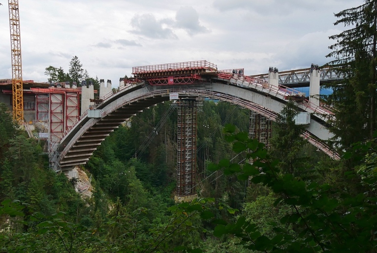 Ponte em construção desabafa e quatro pessoas morrem na Coreia do Sul 