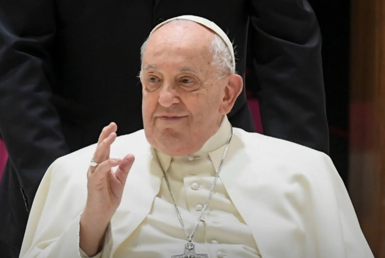 Papa Francisco está bem e não apresentou insuficiência respiratória nesta quarta (5), diz Vaticano