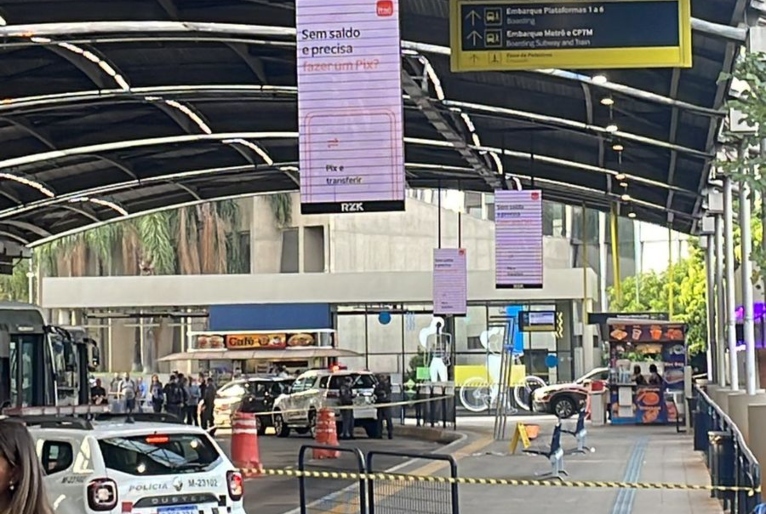 Bomba caseira explode no Terminal Pinheiros, em São Paulo