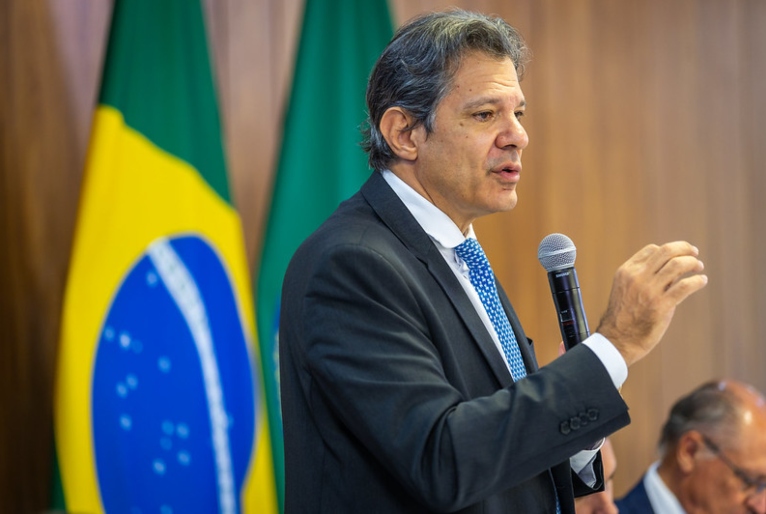 Reprovação de Haddad dispara no mercado e atinge 58%, aponta Quaest