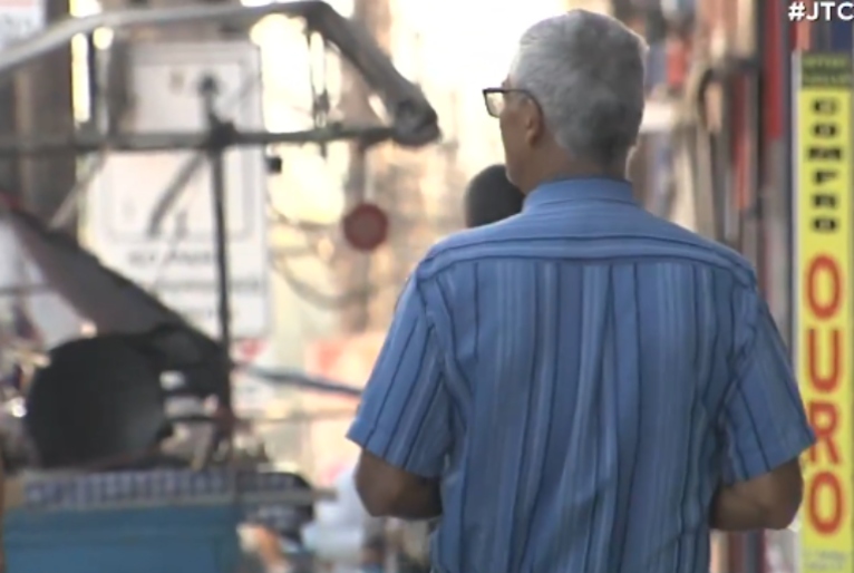 Um em cada quatro idosos continua no mercado de trabalho, segundo IBGE