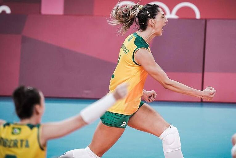 Brasil vence dominicanas no tie-break, e vôlei feminino garante