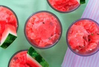 Aprenda a fazer raspadinha de melancia