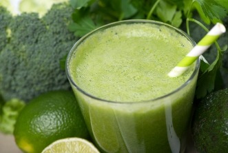 Suco verde detox para curar ressaca 