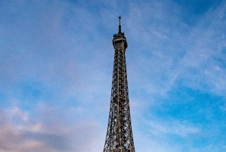 Conheça cinco pontos turísticos de Paris 